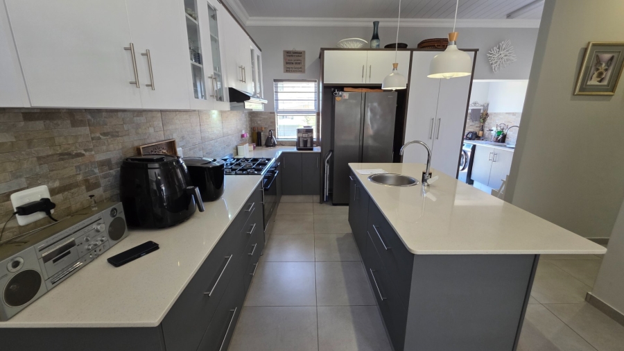 3 Bedroom Property for Sale in Island View Western Cape